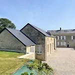 La Clairiere Maison Spacieuse Rénovée Joliment Décorée Confort 12 P 2 Sdb 2 Wc Grand Jardin Clos, Belle Terrasse Aménagée, Parking Privatif, Ping Pong Baby Foot Proche Omaha Et Bayeux, Chiens Bienvenus Сasa de vacaciones Crouay