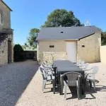 Сasa de vacaciones La Clairiere Maison Spacieuse Rénovée Joliment Décorée Confort 12 P 2 Sdb 2 Wc Grand Jardin Clos, Belle Terrasse Aménagée, Parking Privatif, Ping Pong Baby Foot Proche Omaha Et Bayeux, Chiens Bienvenus Crouay