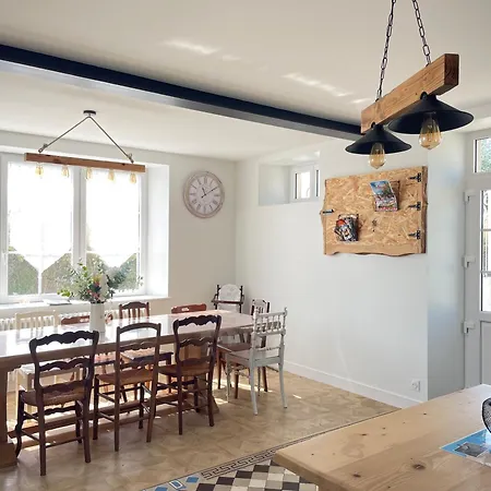 La Clairiere Maison Spacieuse Renovee Joliment Decoree Confort 12 P 2 Sdb 2 Wc Grand Jardin Clos, Belle Terrasse Amenagee, Parking Privatif, Ping Pong Baby Foot Proche Omaha Et Bayeux