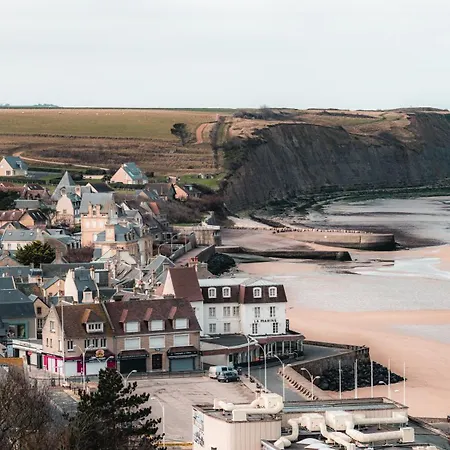 La Clairiere Maison Spacieuse Rénovée Joliment Décorée Confort 12 P 2 Sdb 2 Wc Grand Jardin Clos, Belle Terrasse Aménagée, Parking Privatif, Ping Pong Baby Foot Proche Omaha Et Bayeux, Chiens Bienvenus Hébergement de vacances *