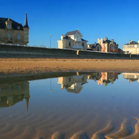 La Clairiere Maison Spacieuse Renovee Joliment Decoree Confort 12 P 2 Sdb 2 Wc Grand Jardin Clos, Belle Terrasse Amenagee, Parking Privatif, Ping Pong Baby Foot Proche Omaha Et Bayeux, Chiens Bienvenus