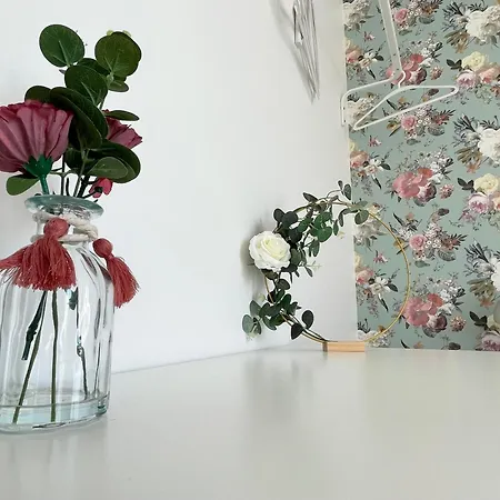 La Clairiere Maison Spacieuse Rénovée Joliment Décorée Confort 12 P 2 Sdb 2 Wc Grand Jardin Clos, Belle Terrasse Aménagée, Parking Privatif, Ping Pong Baby Foot Proche Omaha Et Bayeux, Chiens Bienvenus