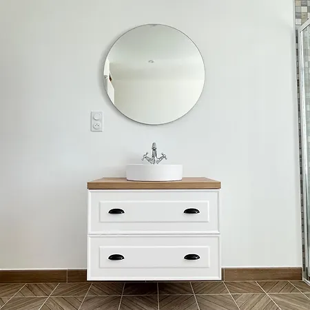 Holiday home La Clairiere Maison Spacieuse Renovee Joliment Decoree Confort 12 P 2 Sdb 2 Wc Grand Jardin Clos, Belle Terrasse Amenagee, Parking Privatif, Ping Pong Baby Foot Proche Omaha Et Bayeux