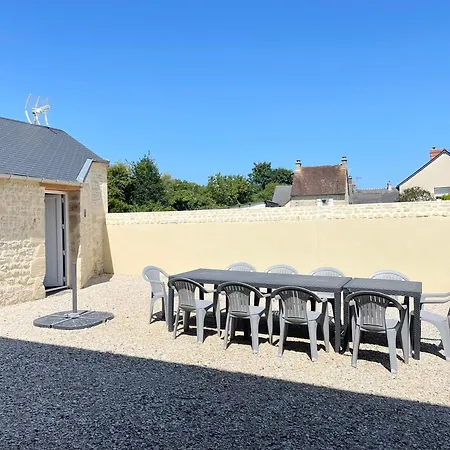 La Clairiere Maison Spacieuse Renovee Joliment Decoree Confort 12 P 2 Sdb 2 Wc Grand Jardin Clos, Belle Terrasse Amenagee, Parking Privatif, Ping Pong Baby Foot Proche Omaha Et Bayeux, Chiens Bienvenus بيت للعطل