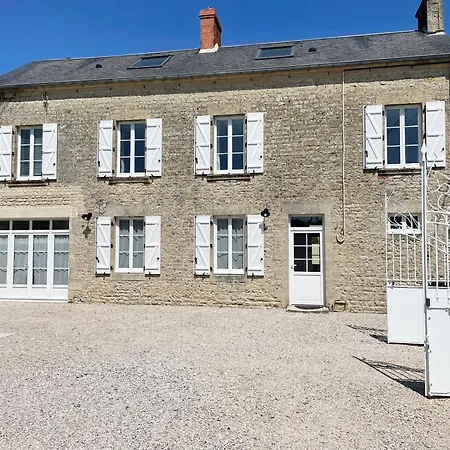 La Clairiere Maison Spacieuse Renovee Joliment Decoree Confort 12 P 2 Sdb 2 Wc Grand Jardin Clos, Belle Terrasse Amenagee, Parking Privatif, Ping Pong Baby Foot Proche Omaha Et Bayeux Crouay