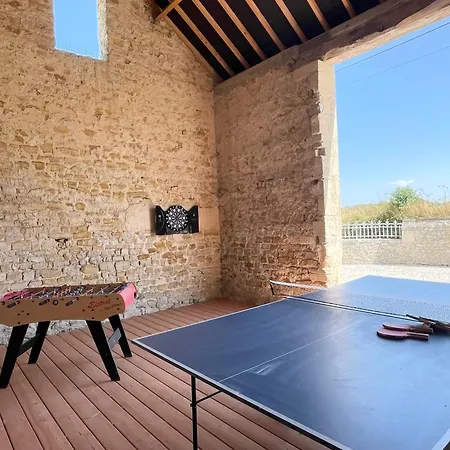 La Clairiere Maison Spacieuse Renovee Joliment Decoree Confort 12 P 2 Sdb 2 Wc Grand Jardin Clos, Belle Terrasse Amenagee, Parking Privatif, Ping Pong Baby Foot Proche Omaha Et Bayeux