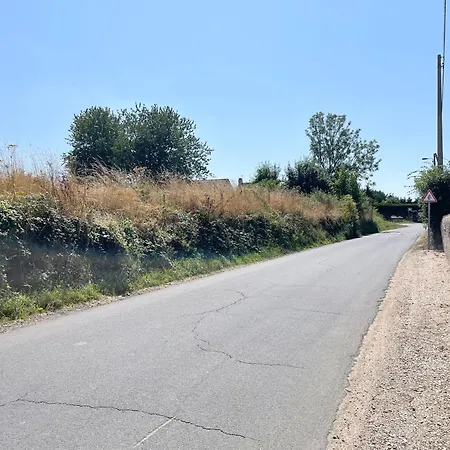 Holiday home La Clairiere Maison Spacieuse Renovee Joliment Decoree Confort 12 P 2 Sdb 2 Wc Grand Jardin Clos, Belle Terrasse Amenagee, Parking Privatif, Ping Pong Baby Foot Proche Omaha Et Bayeux
