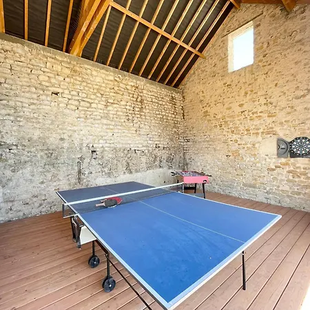 La Clairiere Maison Spacieuse Renovee Joliment Decoree Confort 12 P 2 Sdb 2 Wc Grand Jardin Clos, Belle Terrasse Amenagee, Parking Privatif, Ping Pong Baby Foot Proche Omaha Et Bayeux Crouay
