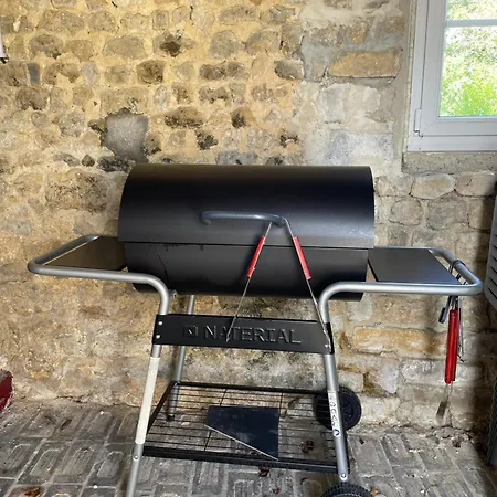 La Clairiere Maison Spacieuse Renovee Joliment Decoree Confort 12 P 2 Sdb 2 Wc Grand Jardin Clos, Belle Terrasse Amenagee, Parking Privatif, Ping Pong Baby Foot Proche Omaha Et Bayeux