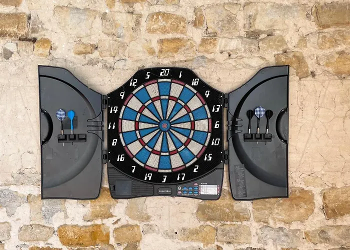 La Clairiere Maison Spacieuse Renovee Joliment Decoree Confort 12 P 2 Sdb 2 Wc Grand Jardin Clos, Belle Terrasse Amenagee, Parking Privatif, Ping Pong Baby Foot Proche Omaha Et Bayeux, Chiens Bienvenus