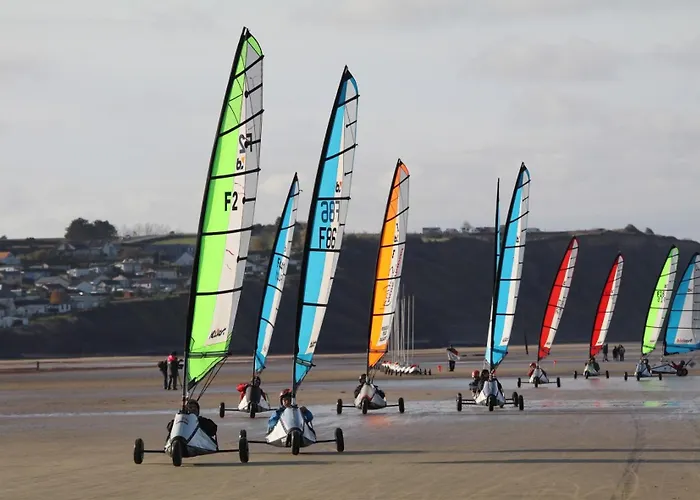 La Clairiere Maison Spacieuse Rénovée Joliment Décorée Confort 12 P 2 Sdb 2 Wc Grand Jardin Clos, Belle Terrasse Aménagée, Parking Privatif, Ping Pong Baby Foot Proche Omaha Et Bayeux, Chiens Bienvenus Crouay