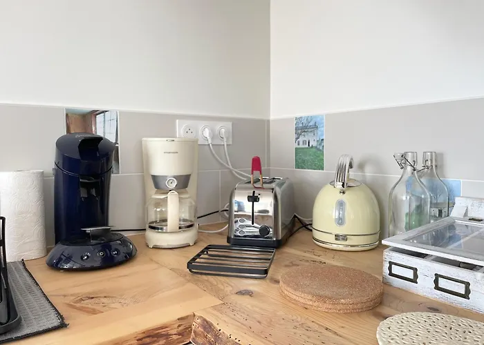 La Clairiere Maison Spacieuse Rénovée Joliment Décorée Confort 12 P 2 Sdb 2 Wc Grand Jardin Clos, Belle Terrasse Aménagée, Parking Privatif, Ping Pong Baby Foot Proche Omaha Et Bayeux, Chiens Bienvenus *