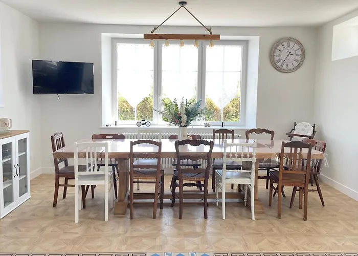 Σπίτι διακοπών La Clairiere Maison Spacieuse Renovee Joliment Decoree Confort 12 P 2 Sdb 2 Wc Grand Jardin Clos, Belle Terrasse Amenagee, Parking Privatif, Ping Pong Baby Foot Proche Omaha Et Bayeux, Chiens Bienvenus