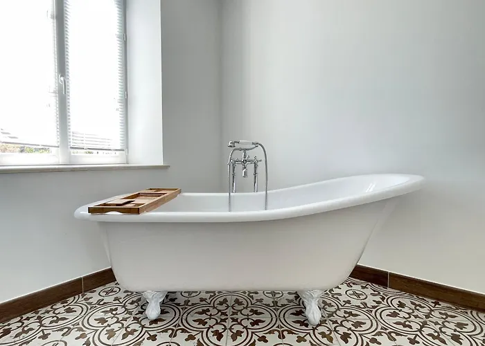 La Clairiere Maison Spacieuse Rénovée Joliment Décorée Confort 12 P 2 Sdb 2 Wc Grand Jardin Clos, Belle Terrasse Aménagée, Parking Privatif, Ping Pong Baby Foot Proche Omaha Et Bayeux, Chiens Bienvenus Crouay