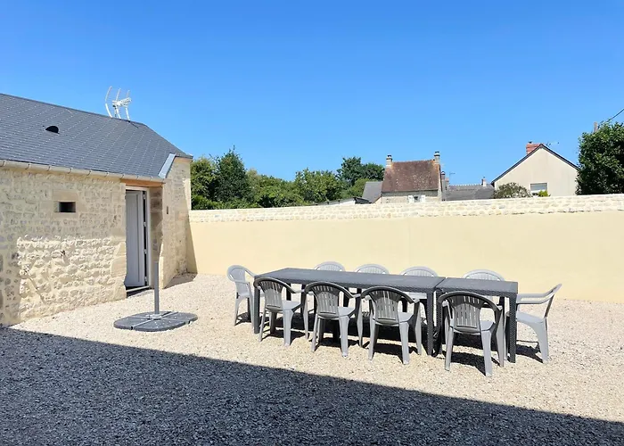 La Clairiere Maison Spacieuse Rénovée Joliment Décorée Confort 12 P 2 Sdb 2 Wc Grand Jardin Clos, Belle Terrasse Aménagée, Parking Privatif, Ping Pong Baby Foot Proche Omaha Et Bayeux, Chiens Bienvenus Hébergement de vacances