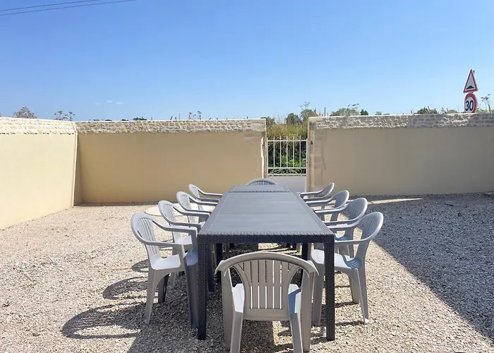 La Clairiere Maison Spacieuse Renovee Joliment Decoree Confort 12 P 2 Sdb 2 Wc Grand Jardin Clos, Belle Terrasse Amenagee, Parking Privatif, Ping Pong Baby Foot Proche Omaha Et Bayeux, Chiens Bienvenus *