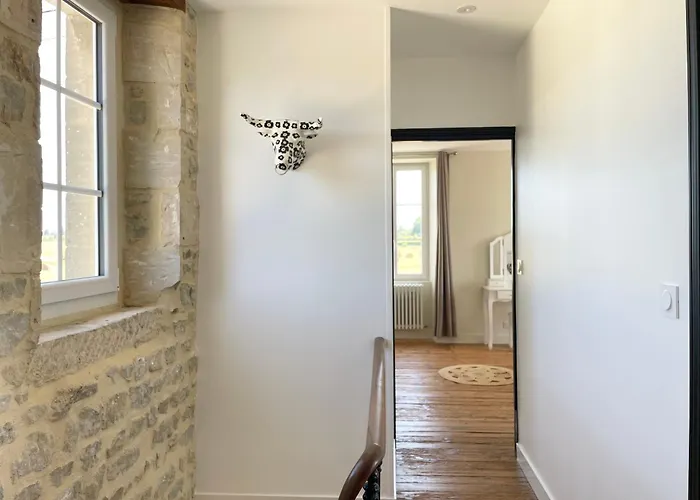 La Clairiere Maison Spacieuse Renovee Joliment Decoree Confort 12 P 2 Sdb 2 Wc Grand Jardin Clos, Belle Terrasse Amenagee, Parking Privatif, Ping Pong Baby Foot Proche Omaha Et Bayeux, Chiens Bienvenus Σπίτι διακοπών *