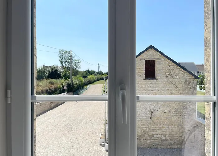 La Clairiere Maison Spacieuse Rénovée Joliment Décorée Confort 12 P 2 Sdb 2 Wc Grand Jardin Clos, Belle Terrasse Aménagée, Parking Privatif, Ping Pong Baby Foot Proche Omaha Et Bayeux, Chiens Bienvenus Crouay