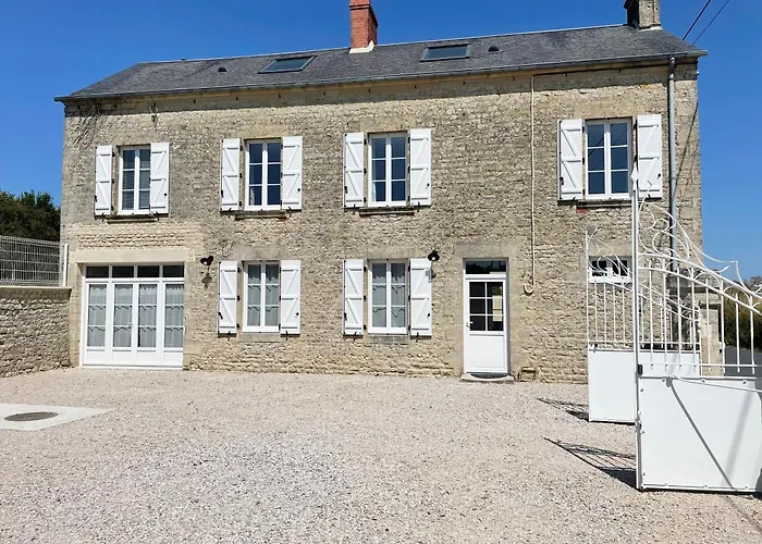 La Clairiere Maison Spacieuse Renovee Joliment Decoree Confort 12 P 2 Sdb 2 Wc Grand Jardin Clos, Belle Terrasse Amenagee, Parking Privatif, Ping Pong Baby Foot Proche Omaha Et Bayeux, Chiens Bienvenus Crouay