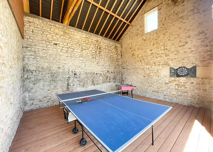 La Clairiere Maison Spacieuse Rénovée Joliment Décorée Confort 12 P 2 Sdb 2 Wc Grand Jardin Clos, Belle Terrasse Aménagée, Parking Privatif, Ping Pong Baby Foot Proche Omaha Et Bayeux, Chiens Bienvenus Crouay