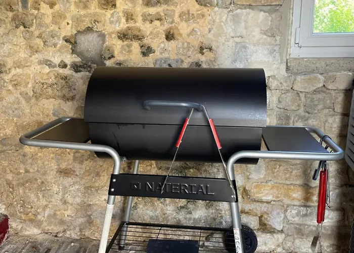 La Clairiere Maison Spacieuse Rénovée Joliment Décorée Confort 12 P 2 Sdb 2 Wc Grand Jardin Clos, Belle Terrasse Aménagée, Parking Privatif, Ping Pong Baby Foot Proche Omaha Et Bayeux, Chiens Bienvenus