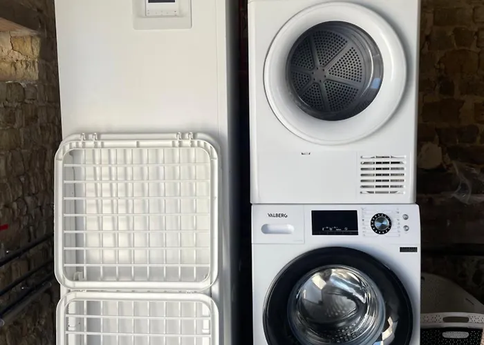 La Clairiere Maison Spacieuse Rénovée Joliment Décorée Confort 12 P 2 Sdb 2 Wc Grand Jardin Clos, Belle Terrasse Aménagée, Parking Privatif, Ping Pong Baby Foot Proche Omaha Et Bayeux, Chiens Bienvenus Hébergement de vacances *