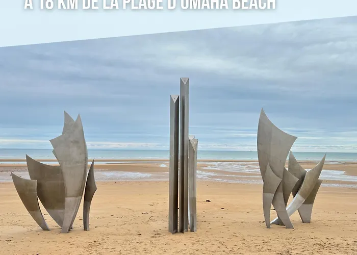 Hébergement de vacances La Clairiere Maison Spacieuse Rénovée Joliment Décorée Confort 12 P 2 Sdb 2 Wc Grand Jardin Clos, Belle Terrasse Aménagée, Parking Privatif, Ping Pong Baby Foot Proche Omaha Et Bayeux, Chiens Bienvenus *